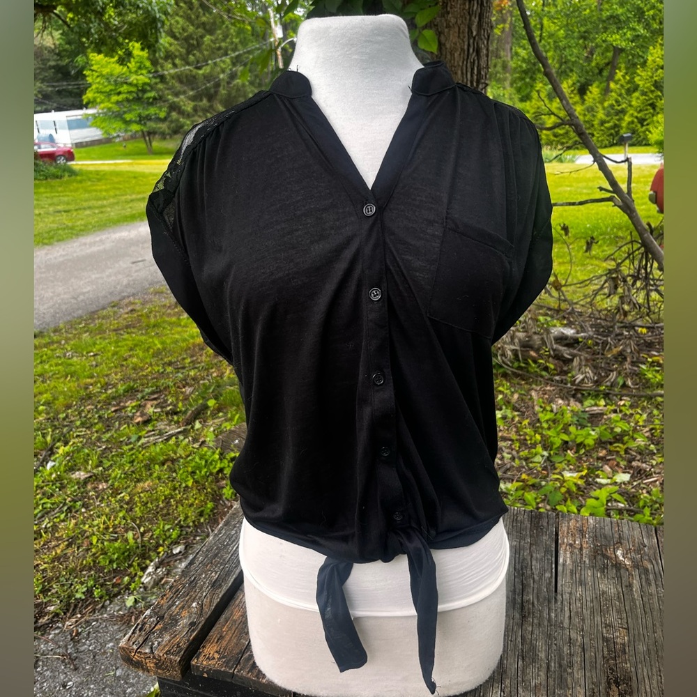 ALMOST FAMOUS BLACK BUTTON UP TOP WITH TIE FRONT LACE ACCENTS XL WOMENS
